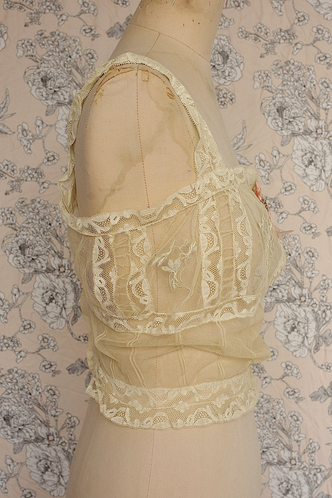 Vêtements anciens vêtement antique top2 dentelle