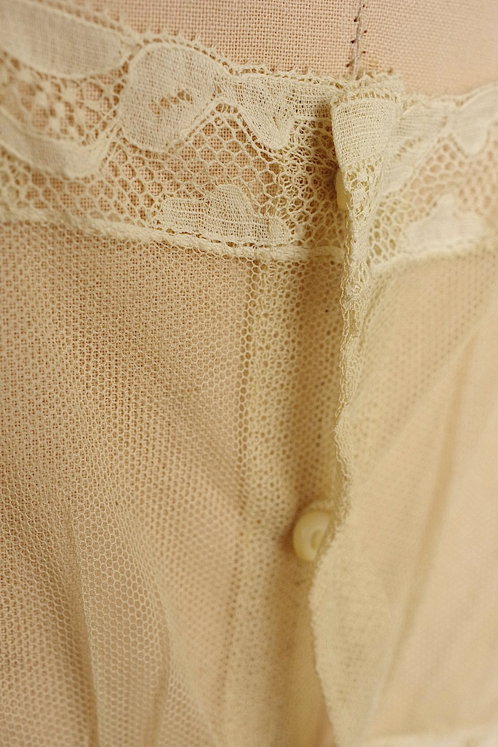 Vêtements anciens vêtement antique top2 dentelle