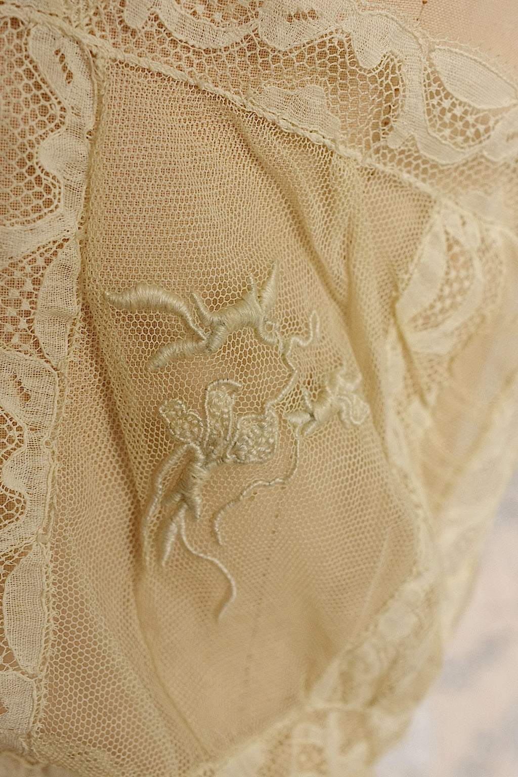 Vêtements anciens vêtement antique top2 dentelle