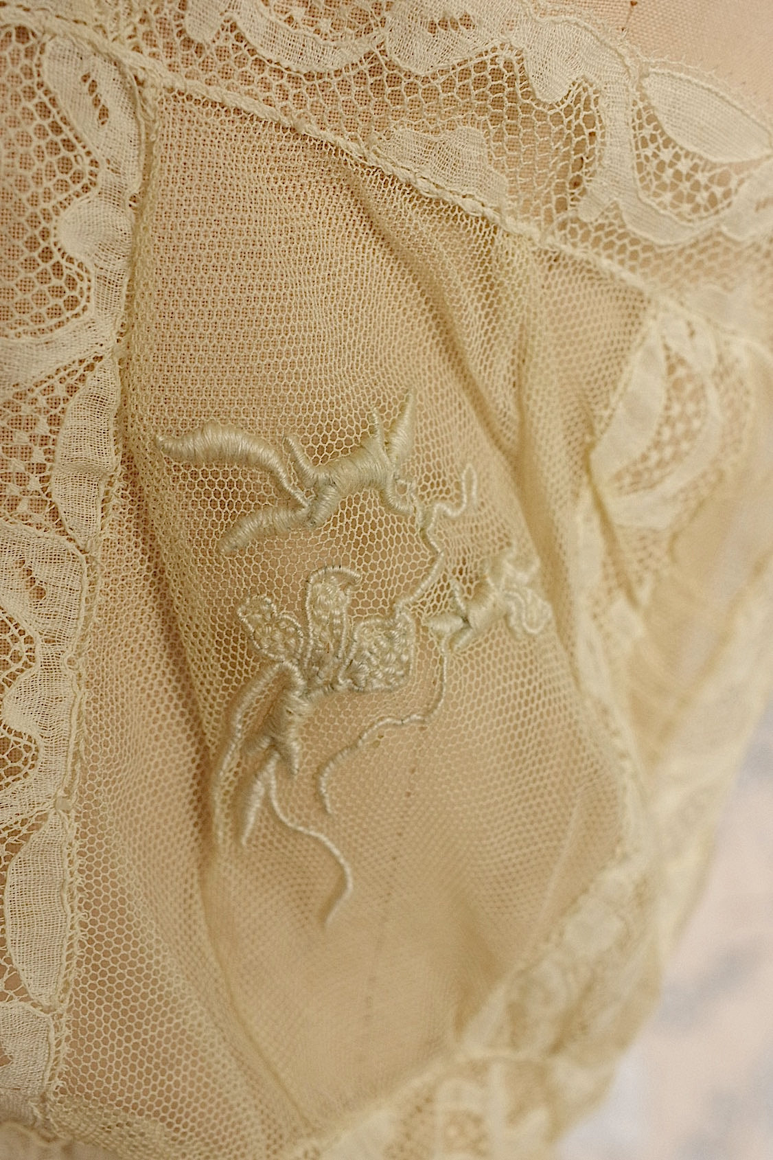 Vêtements anciens vêtement antique top2 dentelle