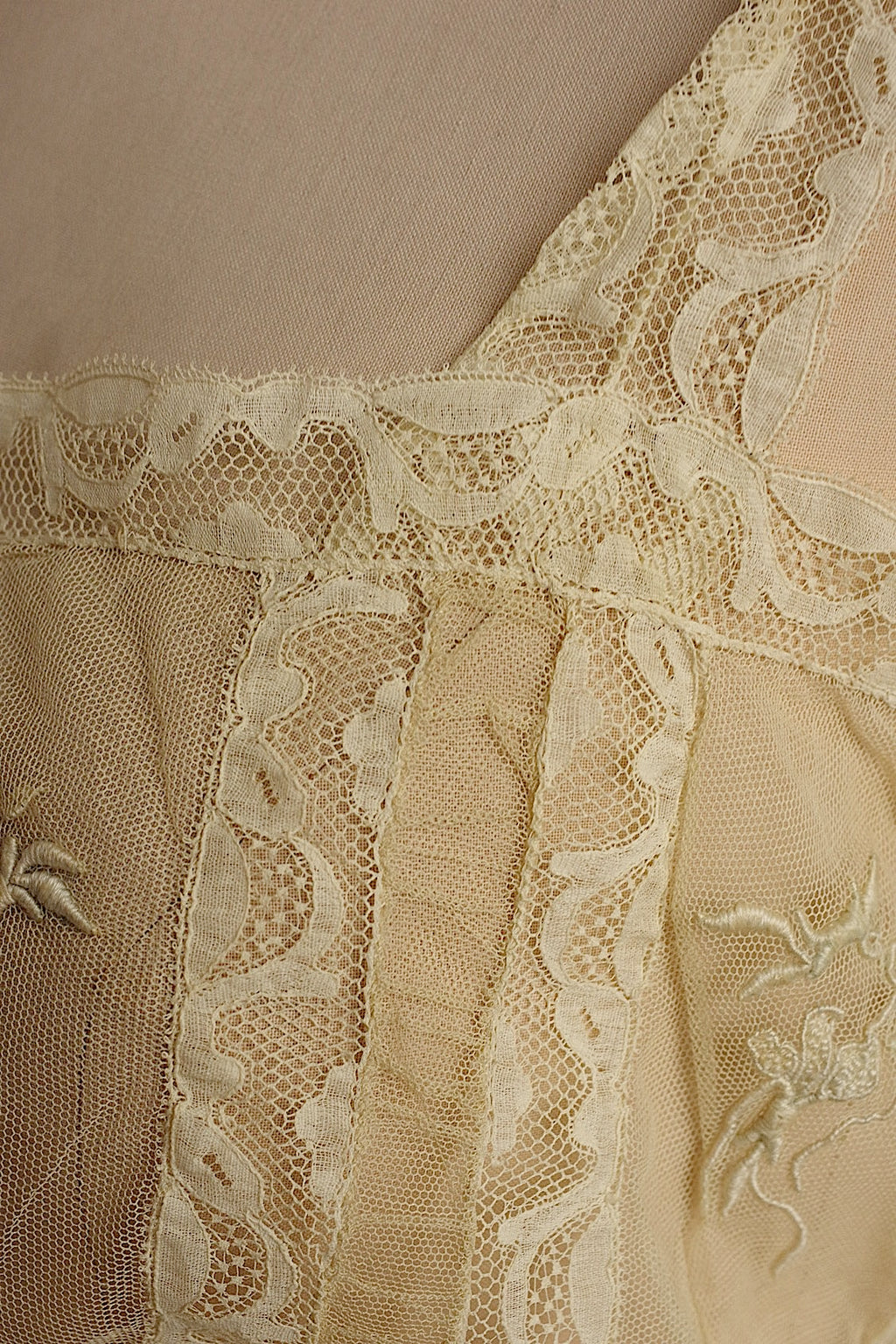 Vêtements anciens vêtement antique top2 dentelle