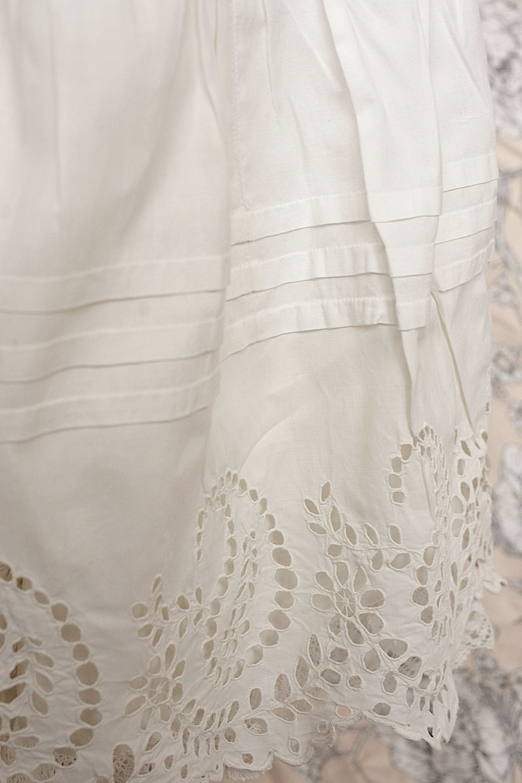 Vêtements anciens vêtement jupe antique 1