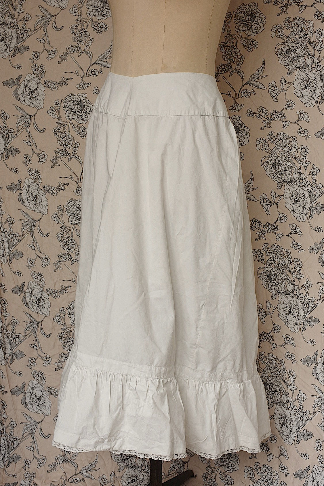 Vêtements anciens vêtement jupe antique 2