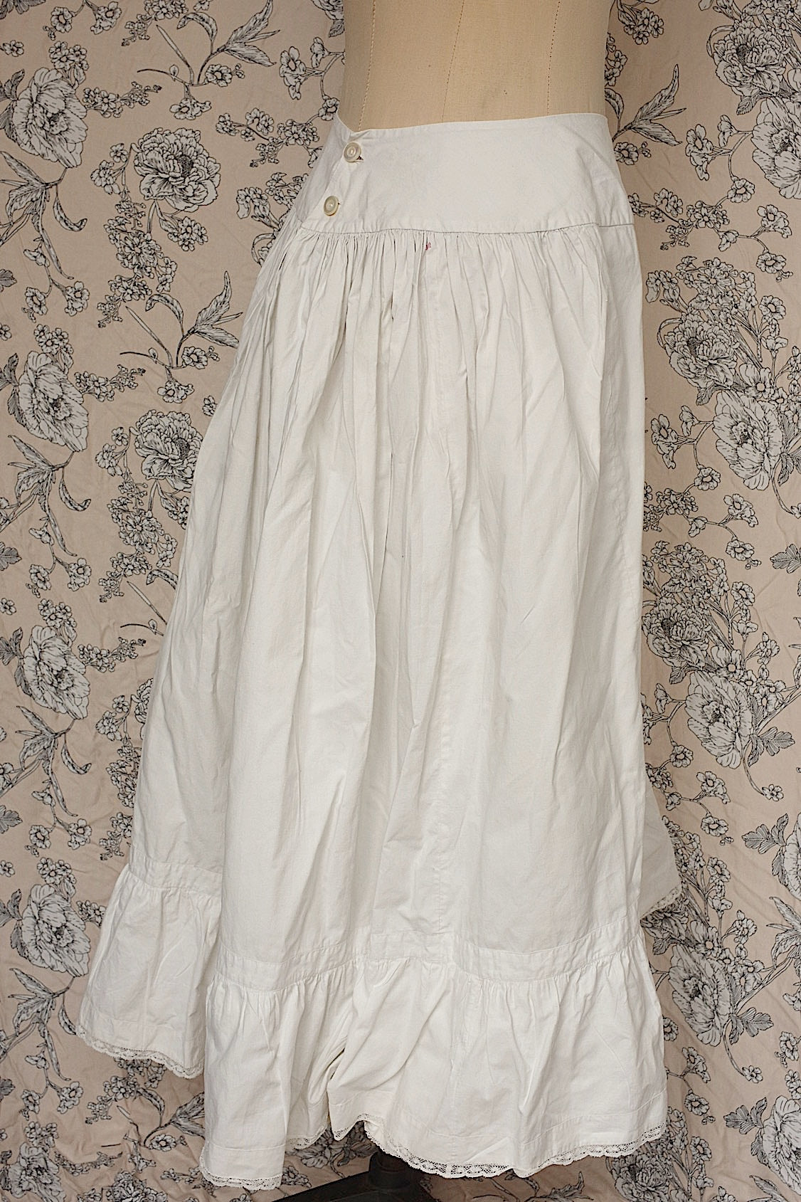 Vêtements anciens vêtement jupe antique 2