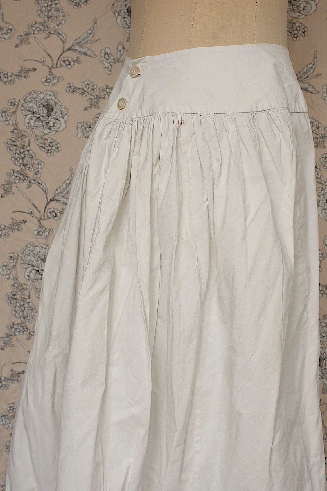 Vêtements anciens vêtement jupe antique 2