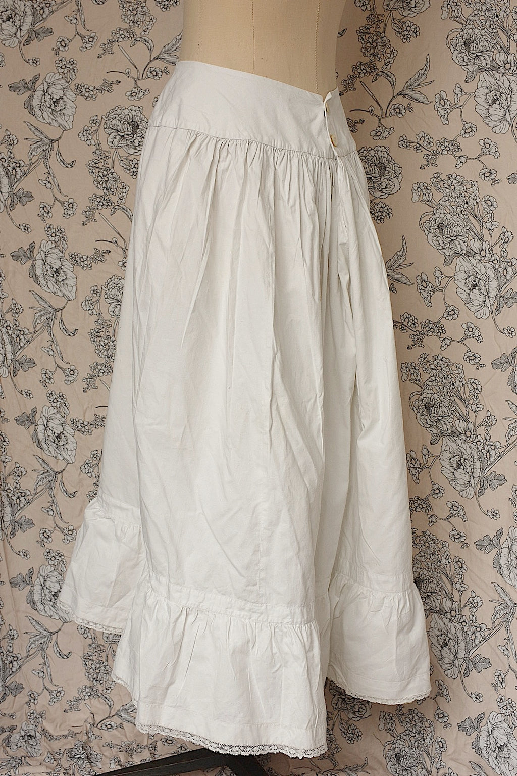 Vêtements anciens vêtement jupe antique 2