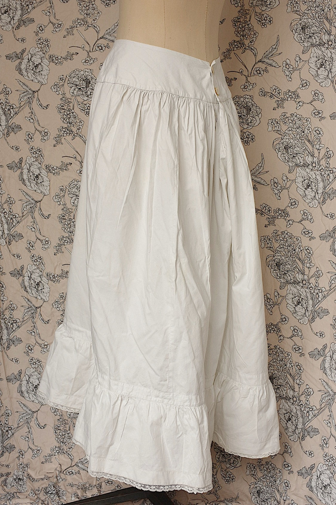 Vêtements anciens vêtement jupe antique 2