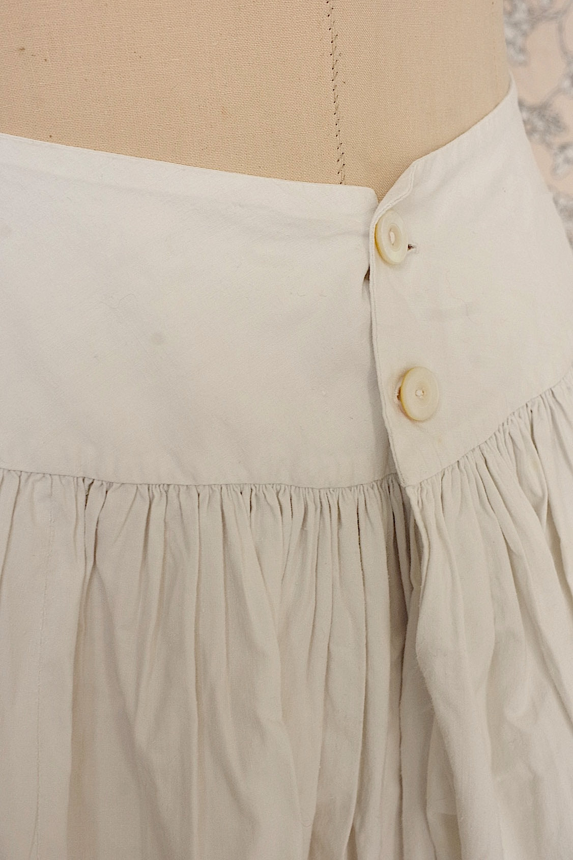 Vêtements anciens vêtement jupe antique 2