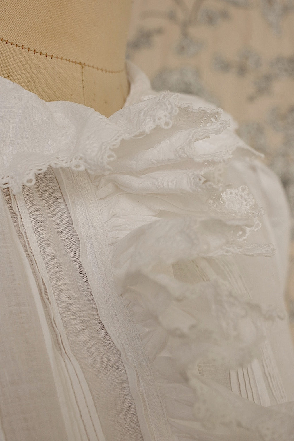 Vêtements anciens vêtement chemisier ancien 1