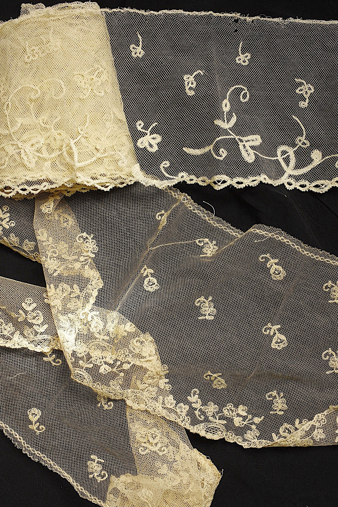 アンティークレース　dentelle ancienne　チュール2本