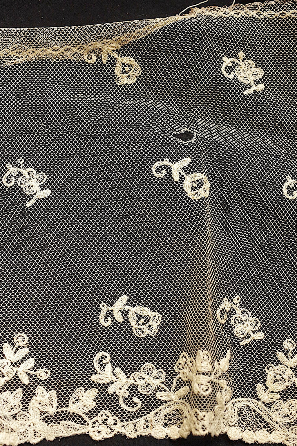 アンティークレース　dentelle ancienne　チュール2本