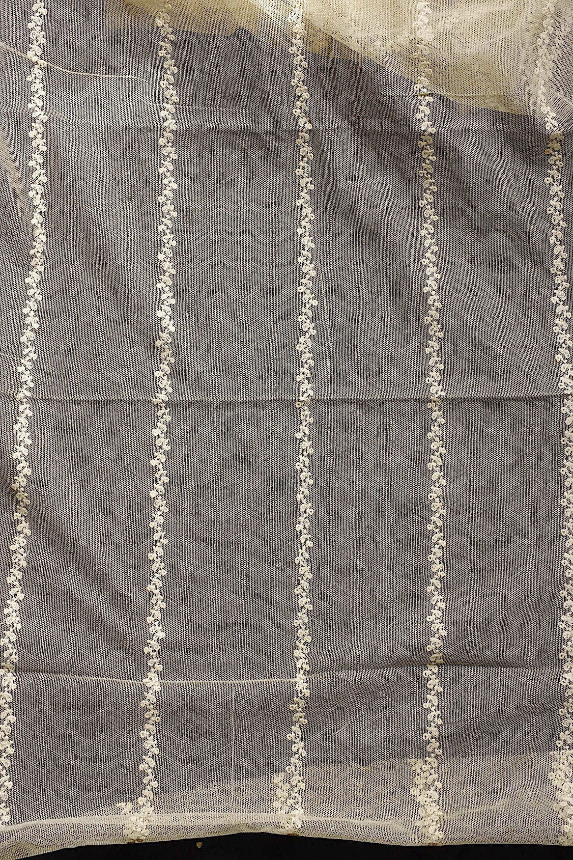 アンティークレース　dentelle ancienne　チュール刺繍生地
