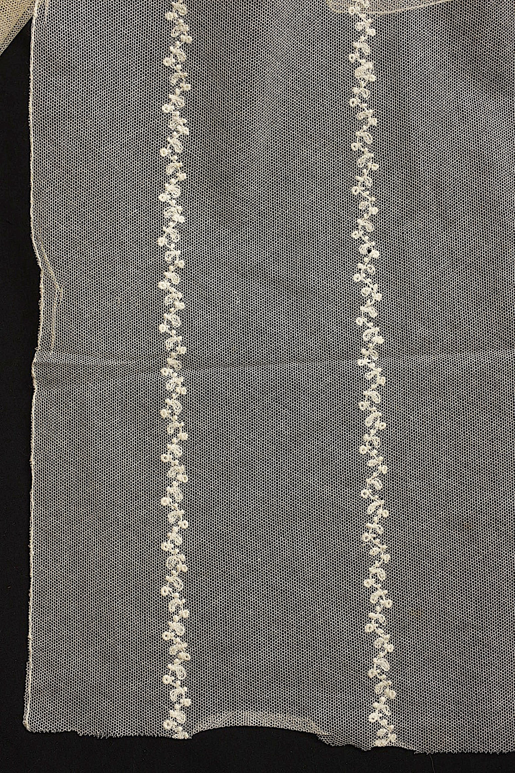 アンティークレース　dentelle ancienne　チュール刺繍生地