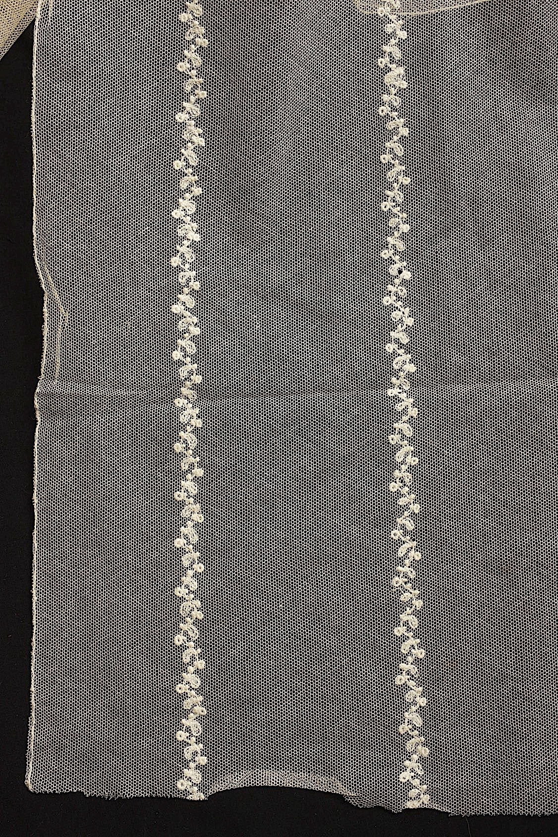 アンティークレース　dentelle ancienne　チュール刺繍生地