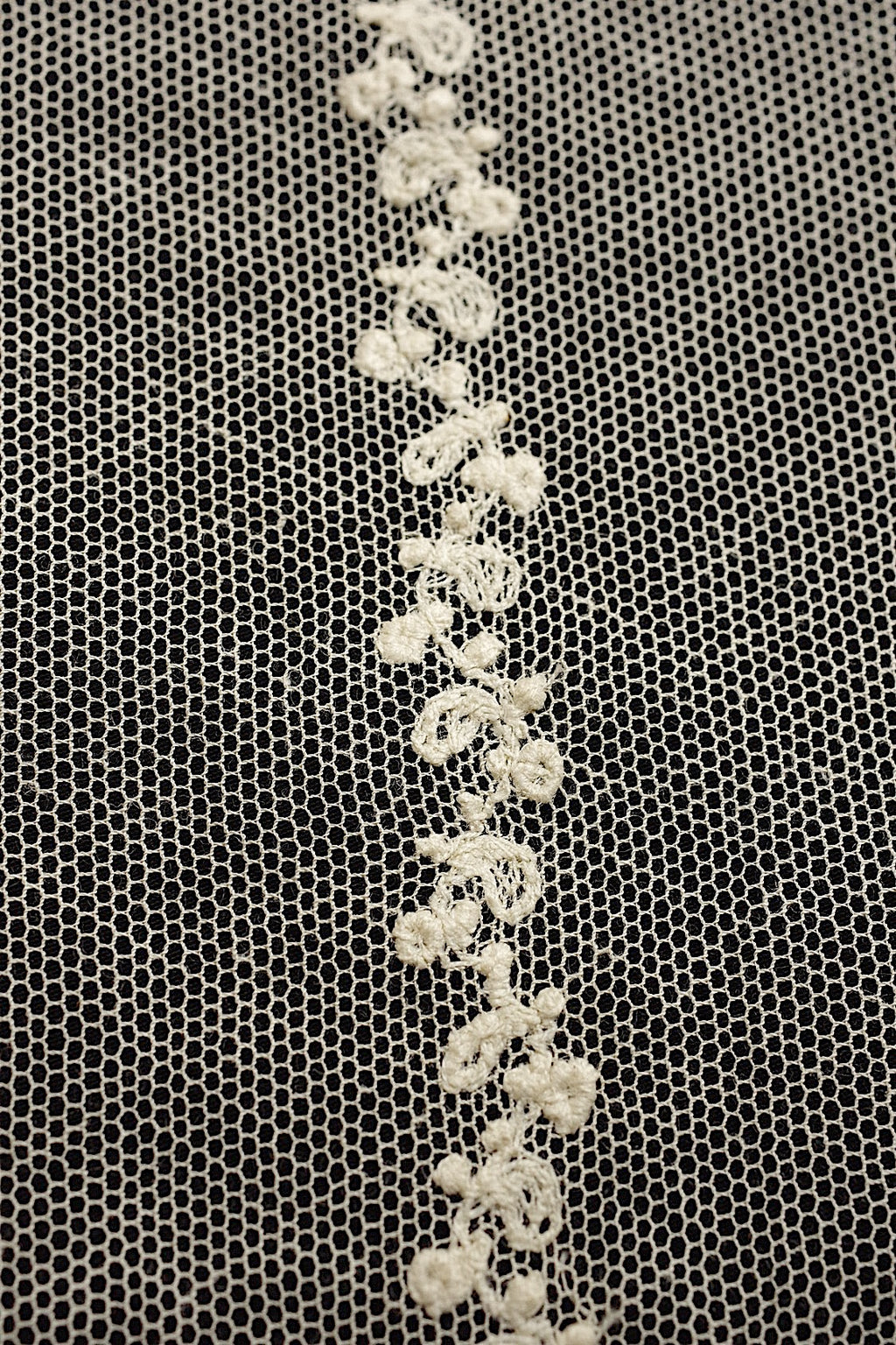 アンティークレース　dentelle ancienne　チュール刺繍生地
