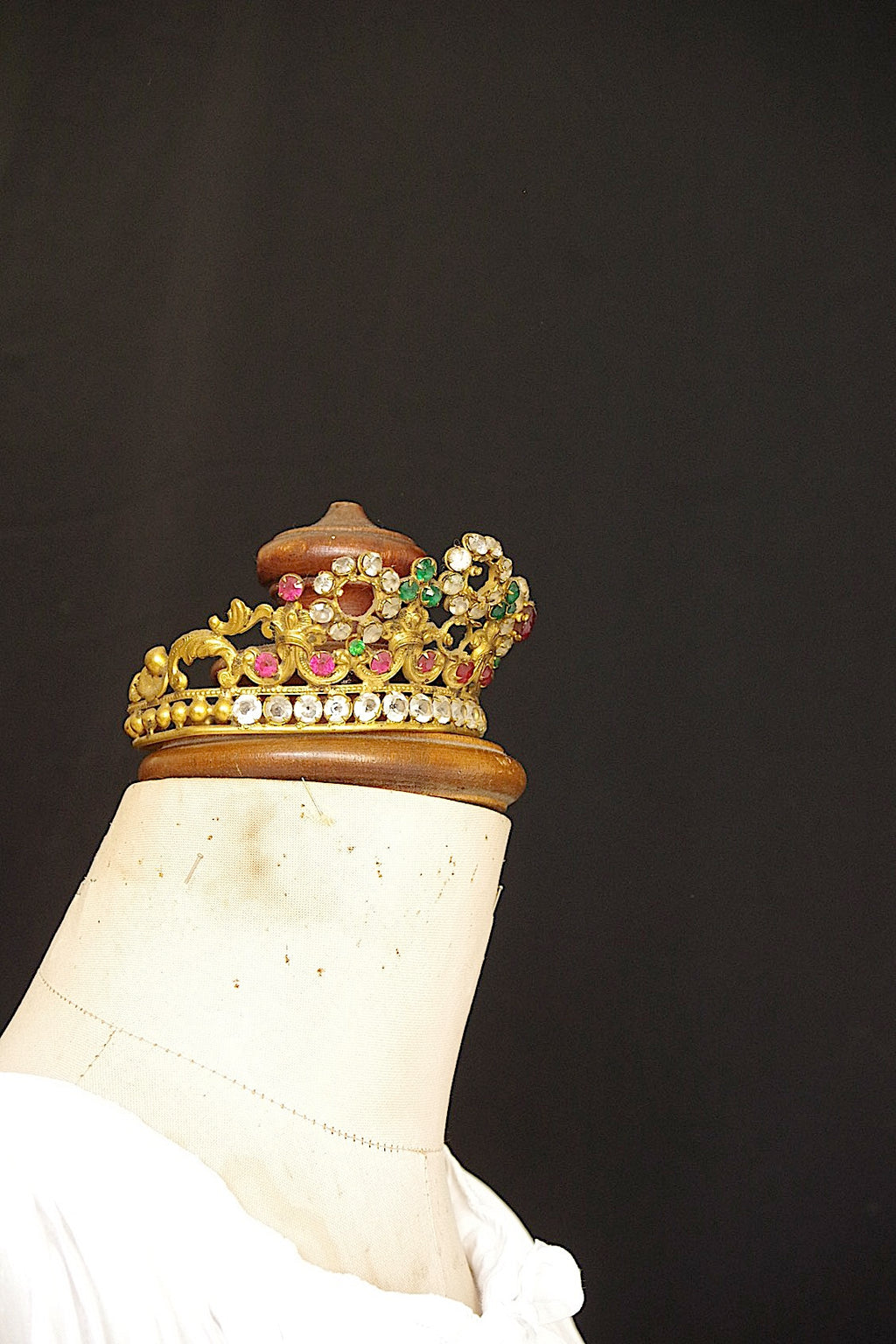 アンティークティアラ　couronne antique 小さめティアラ
