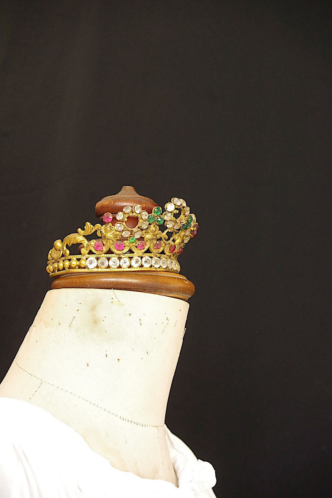 アンティークティアラ　couronne antique 小さめティアラ