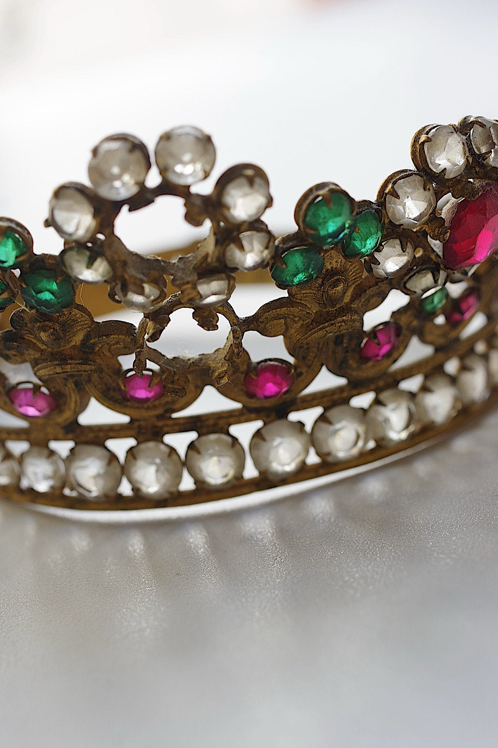 アンティークティアラ　couronne antique 小さめティアラ
