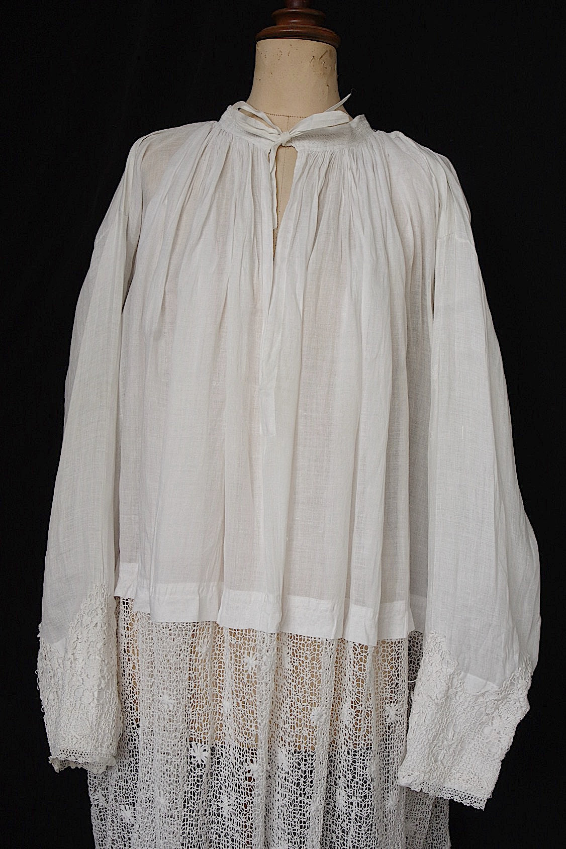 アンティーク教会チュニック　vêtement aube 2