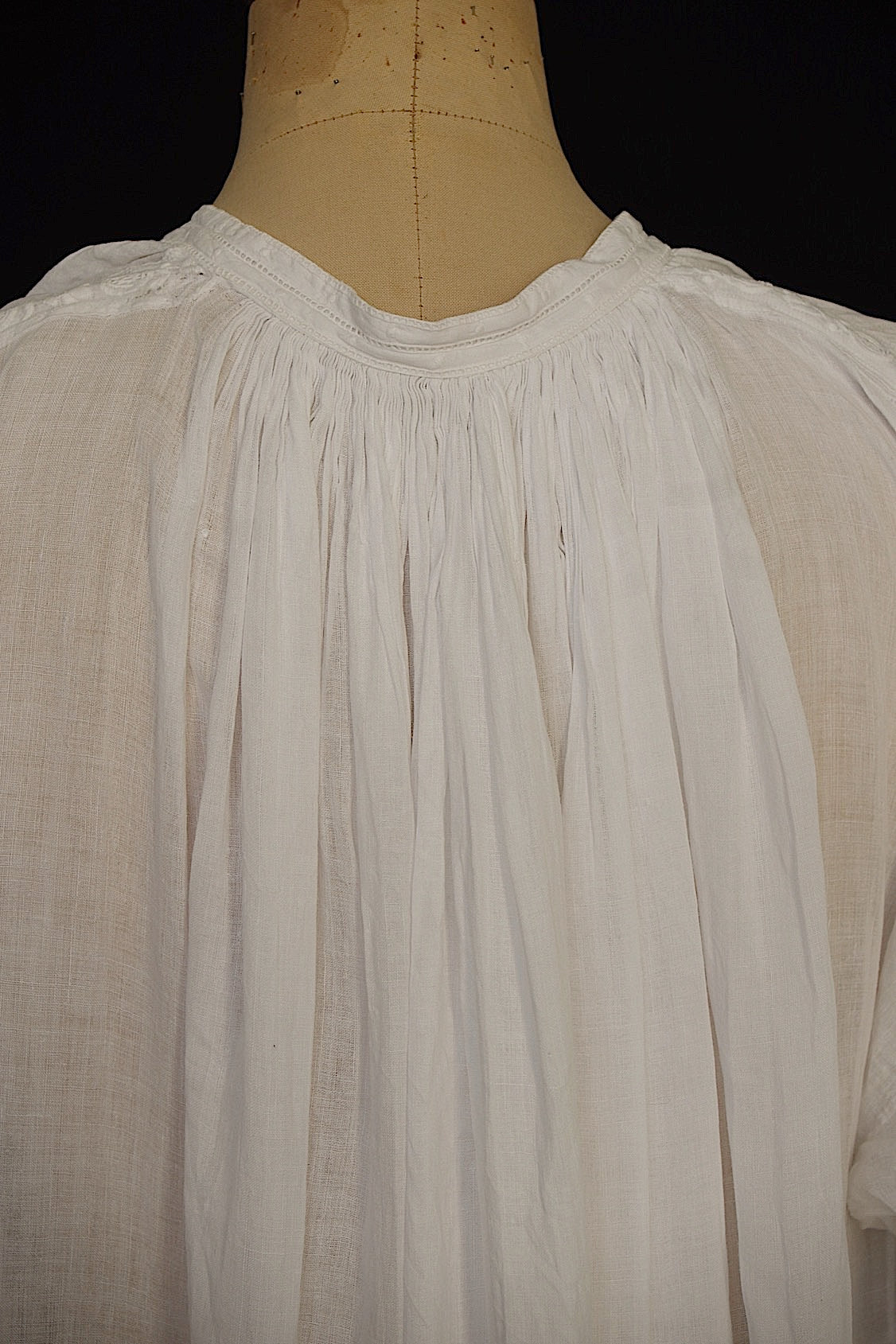 アンティーク教会チュニック　vêtement aube4