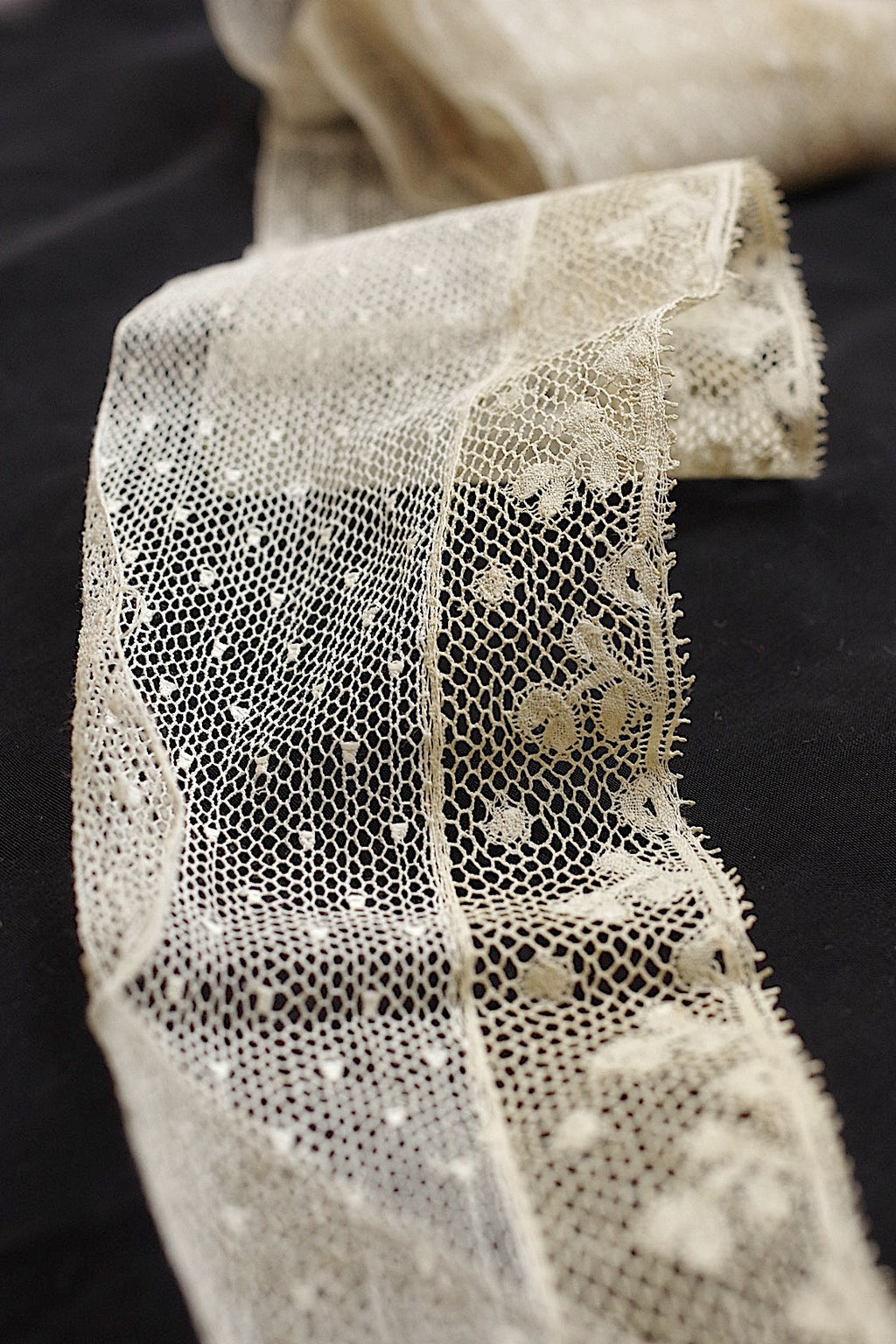 アンティークレース　dentelle ancienne　103cm 110cm