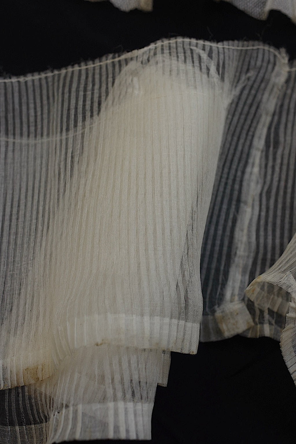 Dentelle antique, dentelle ancienne, lot plissé