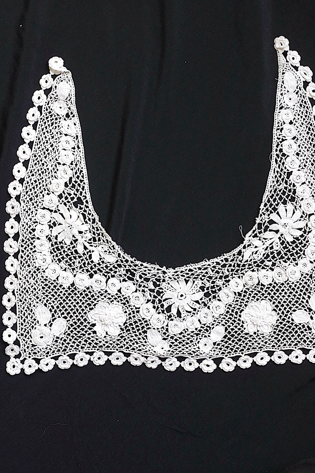 アンティークレース　dentelle ancienne　襟　素材に