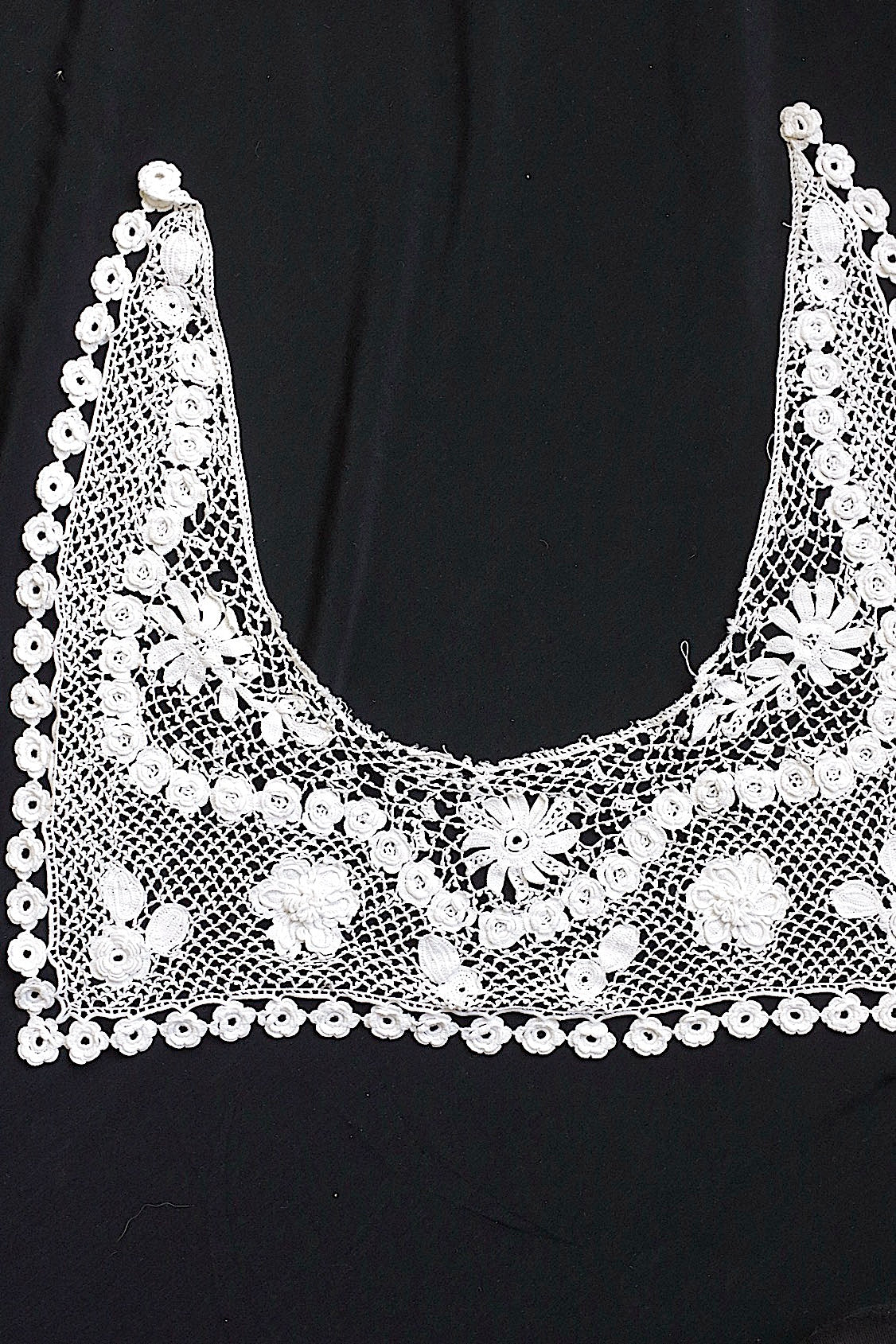 アンティークレース　dentelle ancienne　襟　素材に