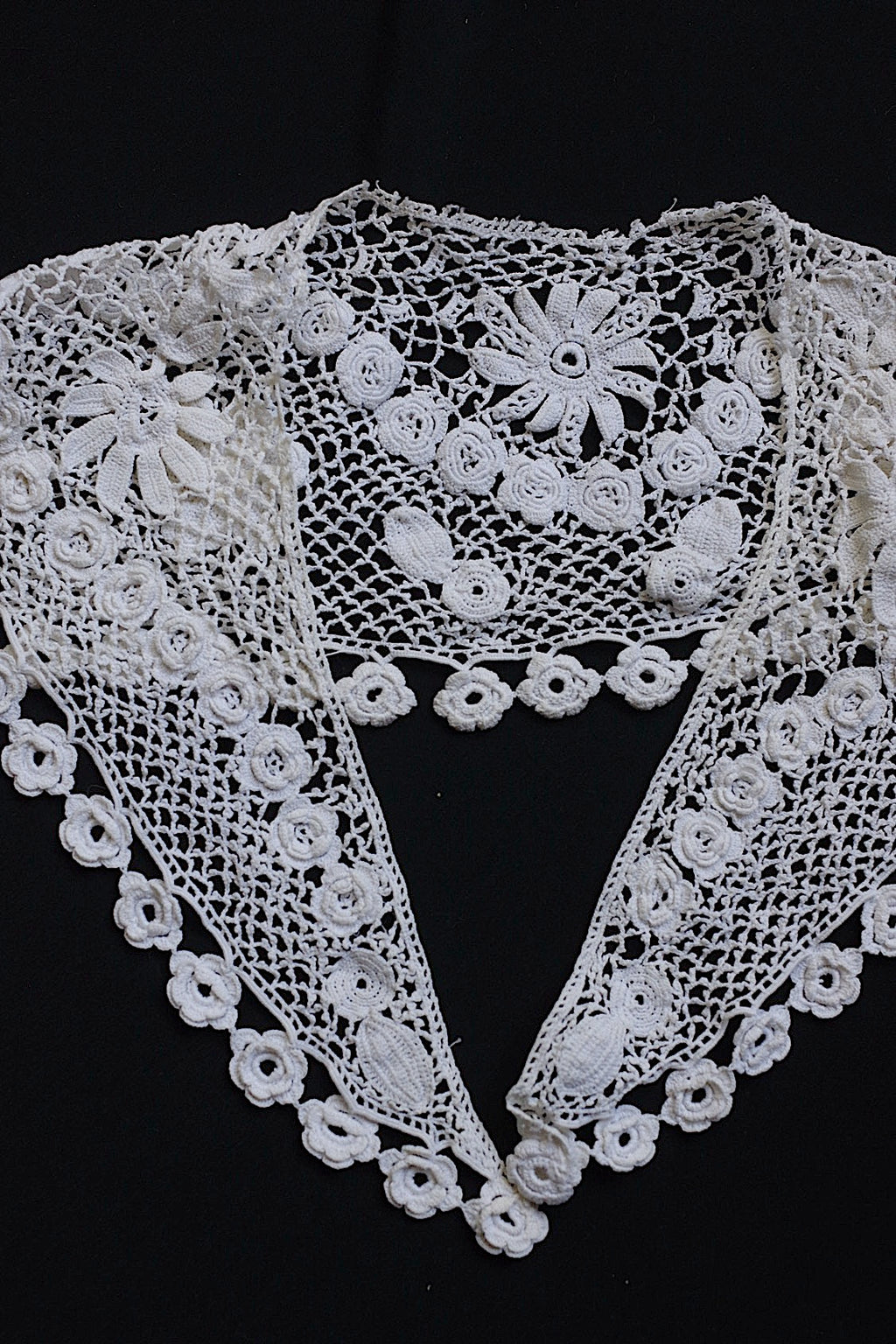アンティークレース　dentelle ancienne　襟　素材に
