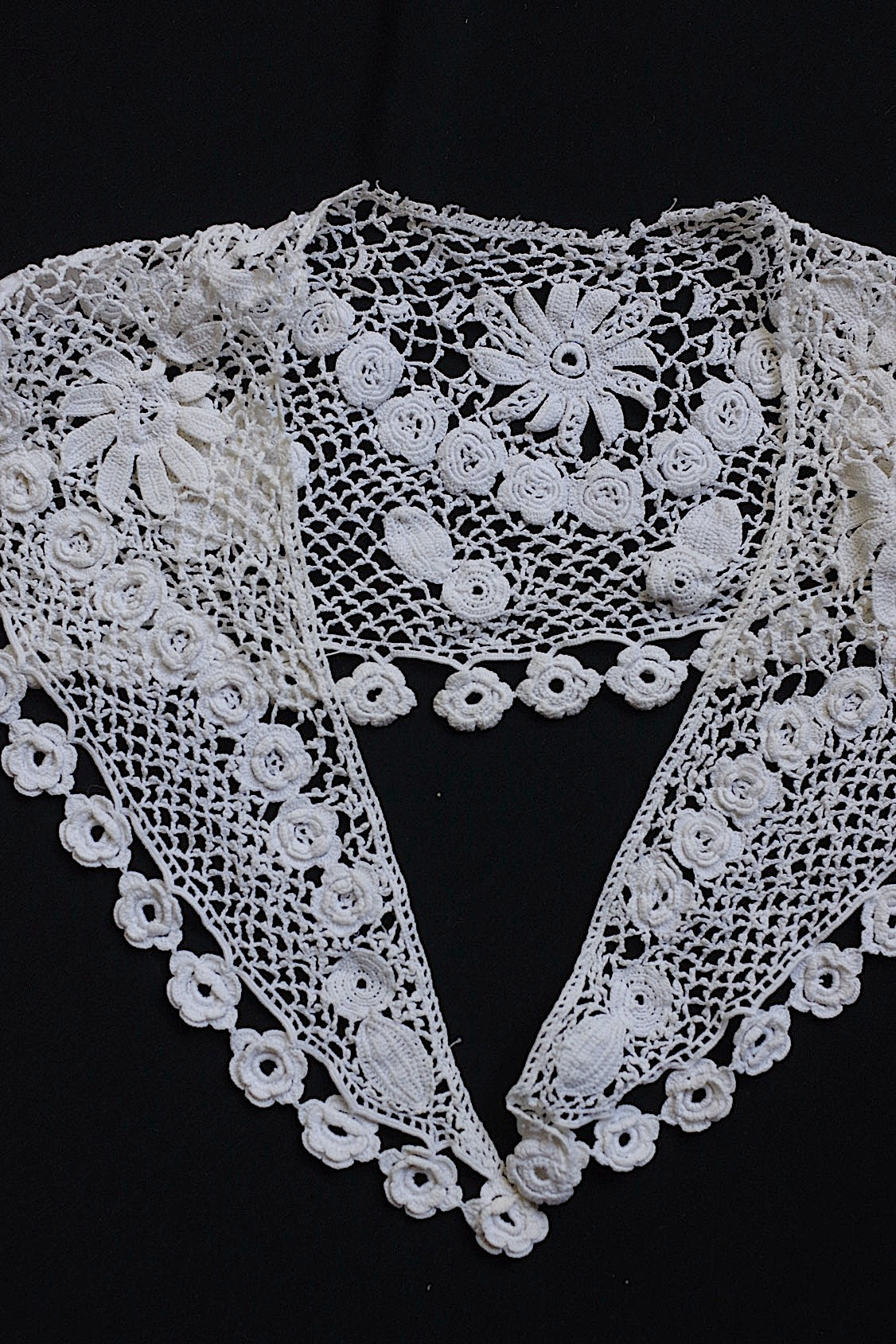 アンティークレース　dentelle ancienne　襟　素材に