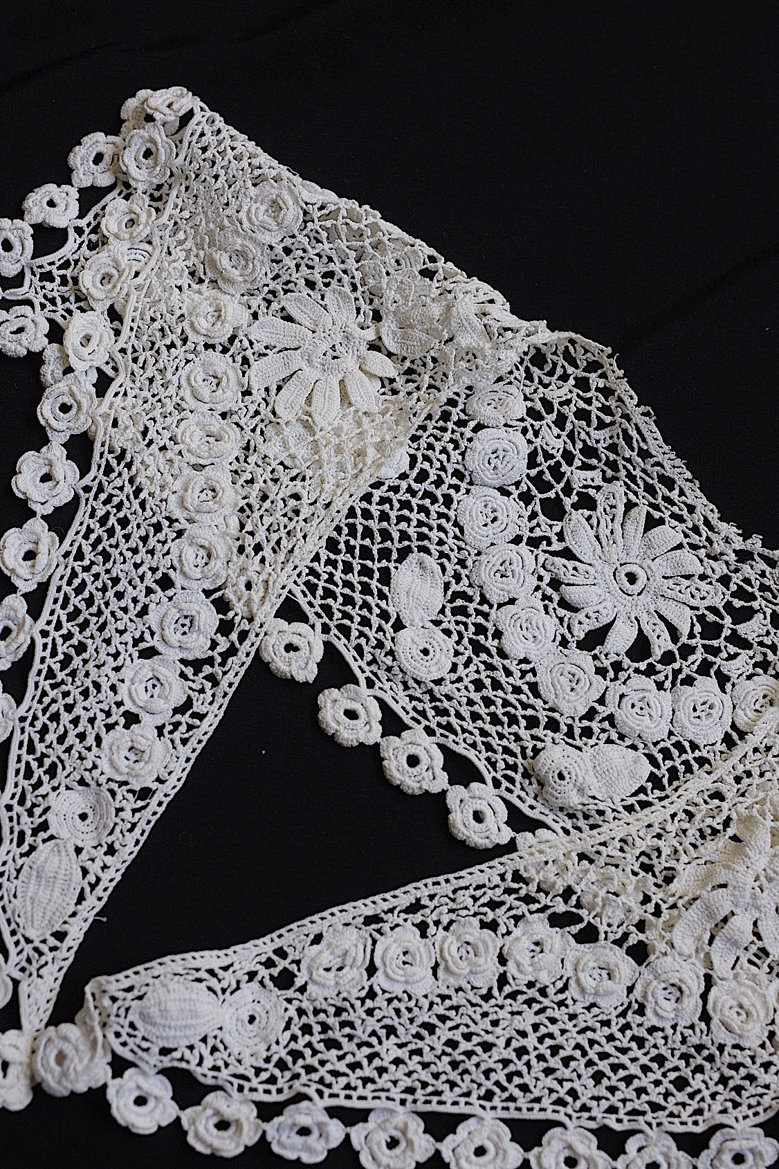 アンティークレース　dentelle ancienne　襟　素材に