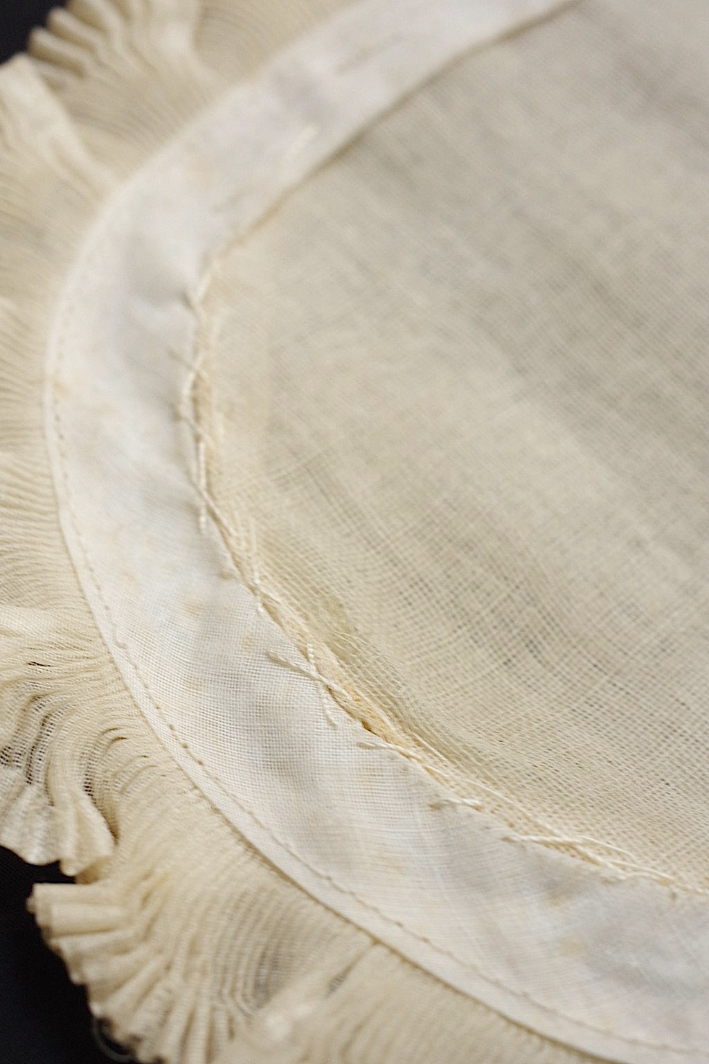 Dentelle antique, dentelle ancienne, lot plissé