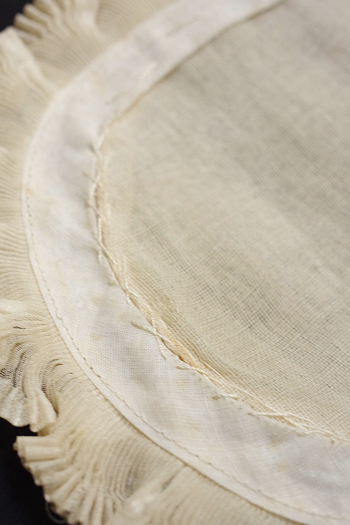 Dentelle antique, dentelle ancienne, lot plissé
