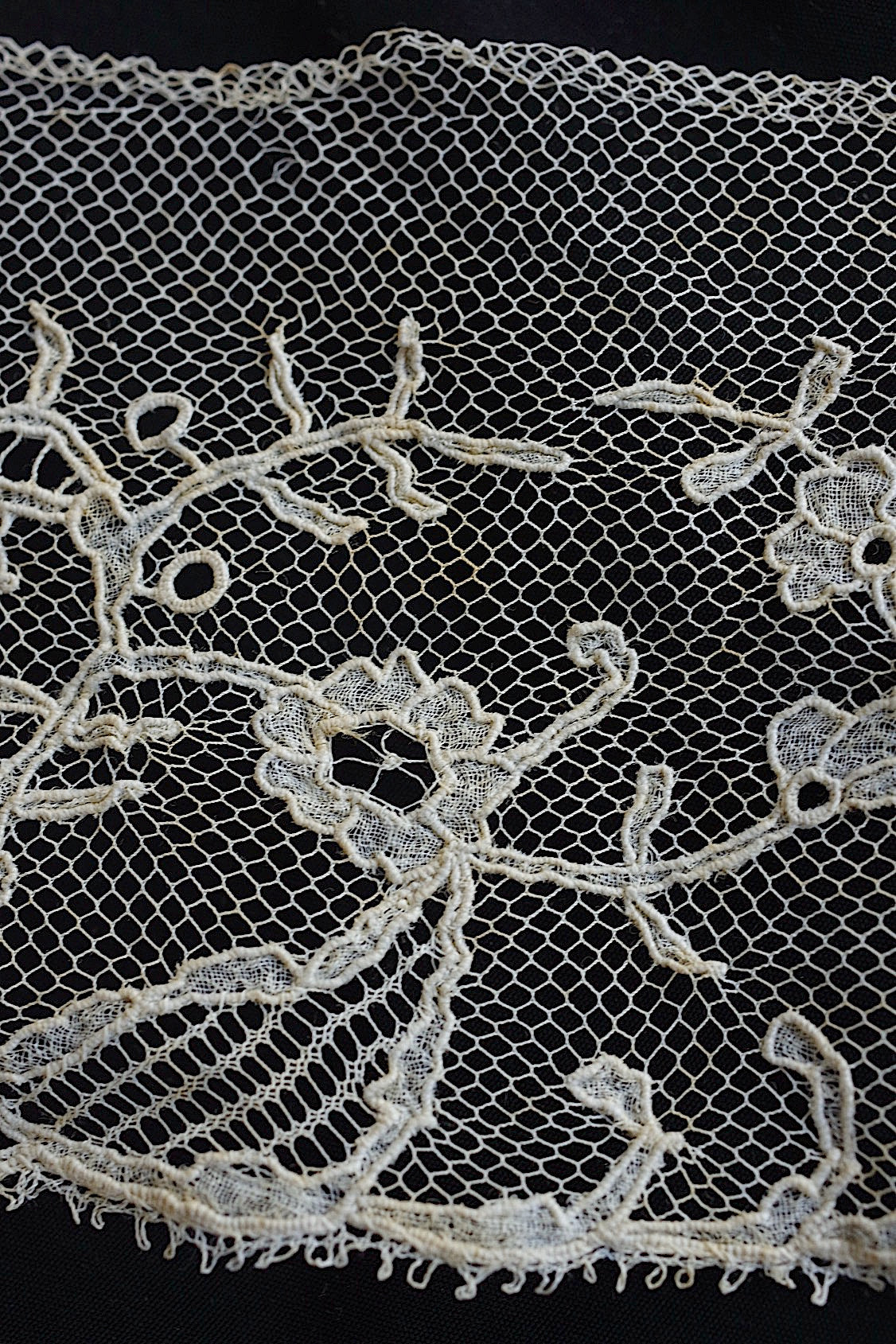 アンティークレース　dentelle ancienne ２種