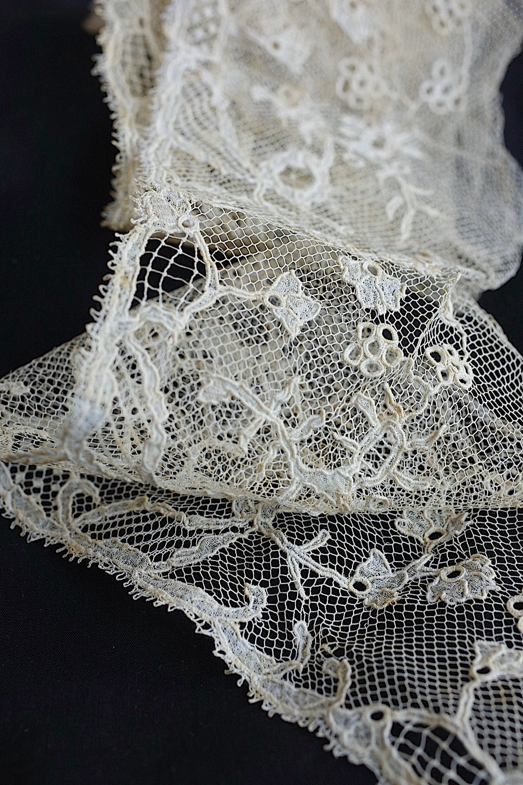アンティークレース　dentelle ancienne ２種