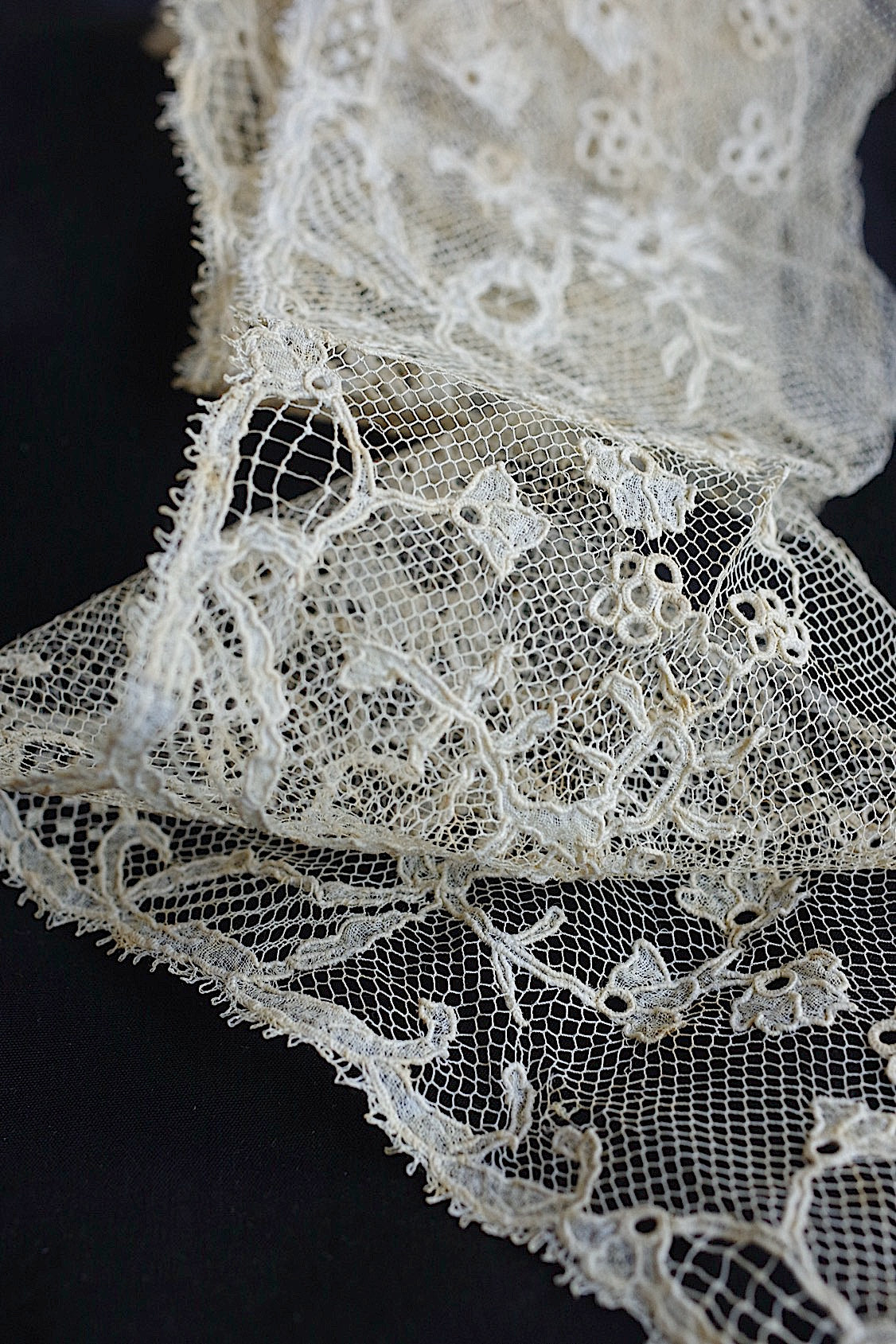 アンティークレース　dentelle ancienne ２種