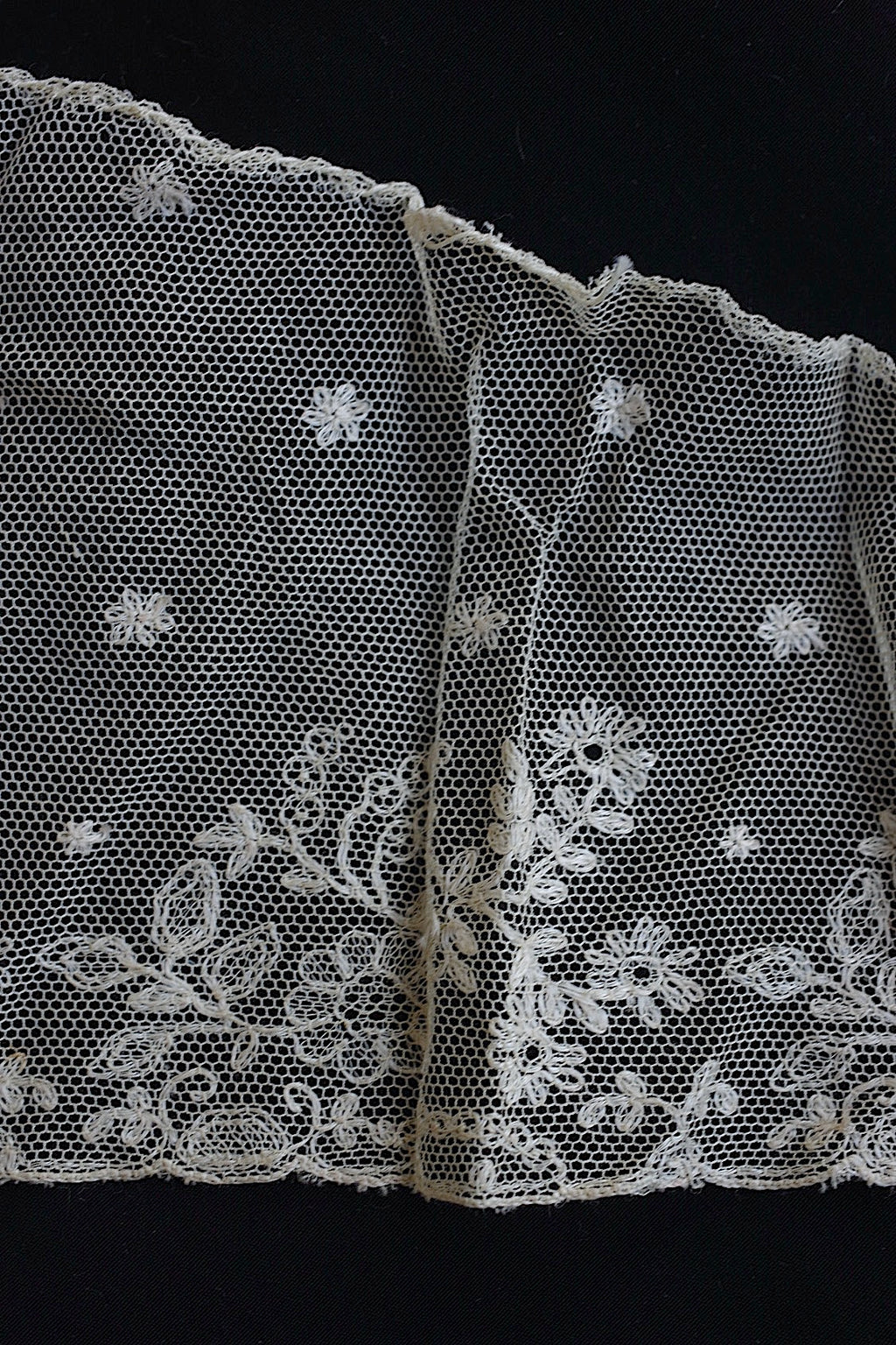 アンティークレース　dentelle ancienne チュールレース