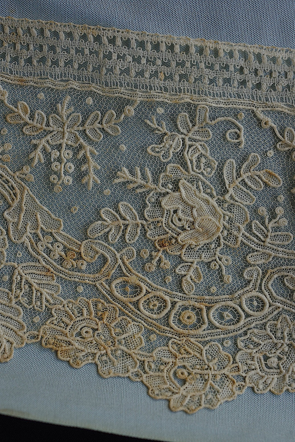 アンティークレースブリュクセルニードル　247cm　dentelle ancienne