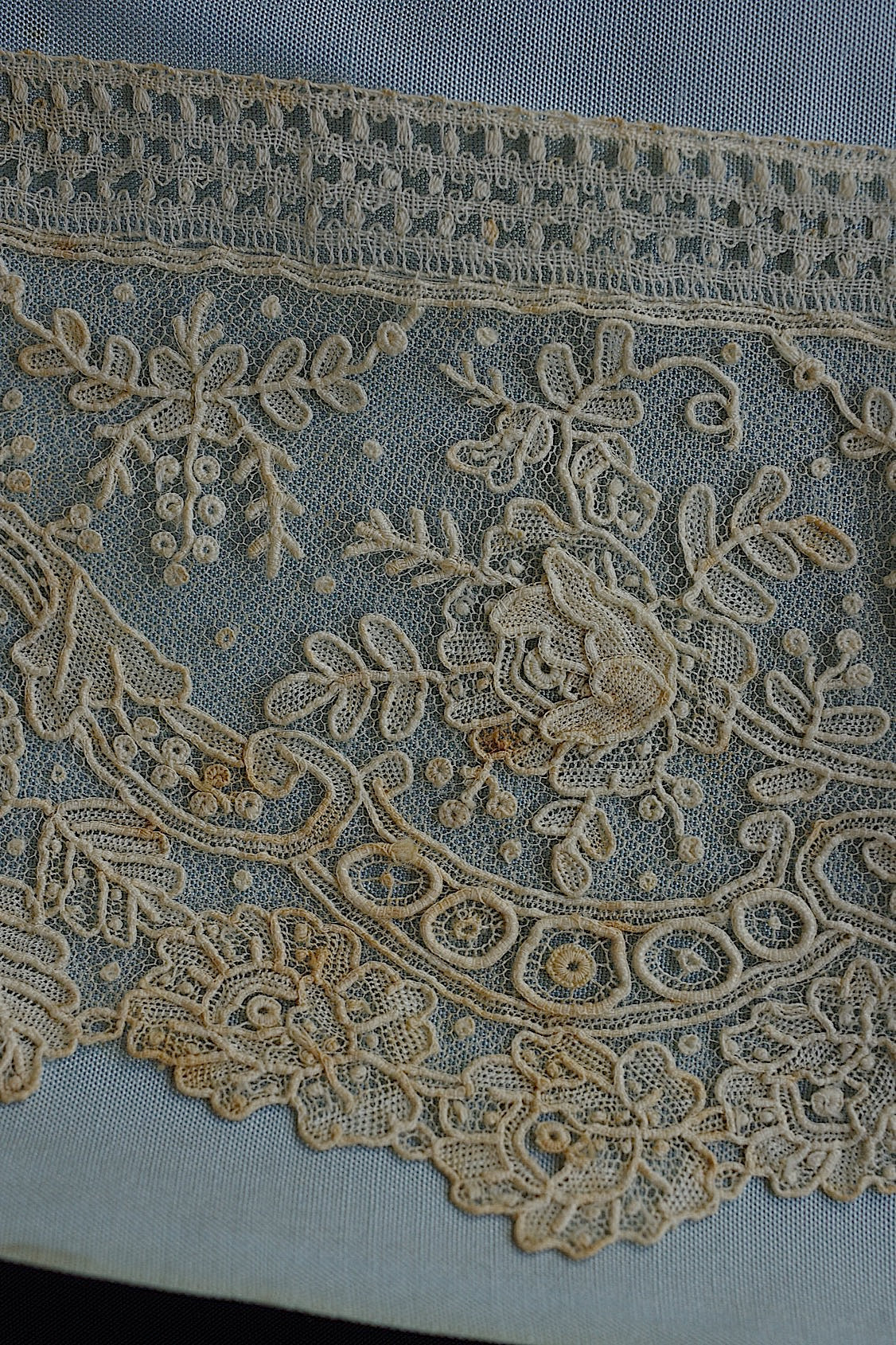 アンティークレースブリュクセルニードル　247cm　dentelle ancienne