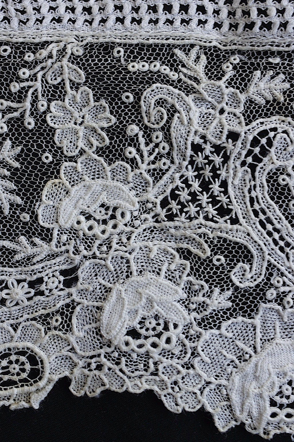 アンティークレースブリュクセルニードル　par 1m　dentelle ancienne