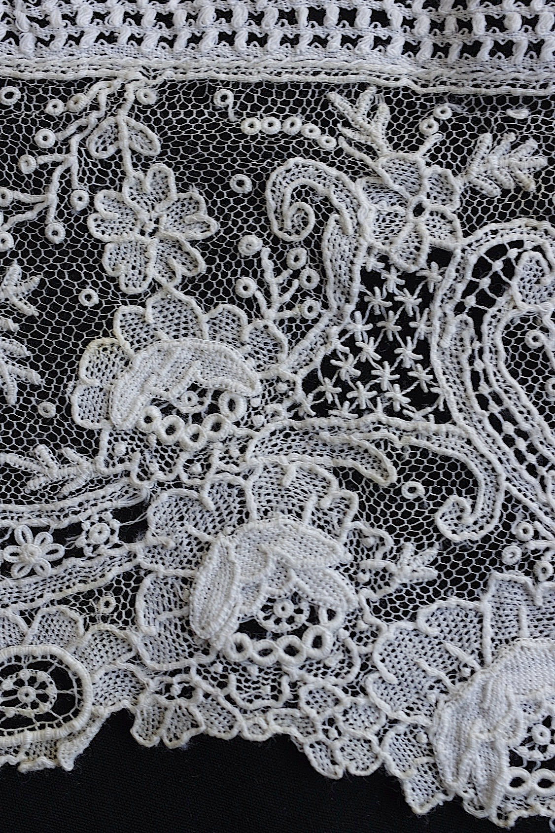 アンティークレースブリュクセルニードル　par 1m　dentelle ancienne