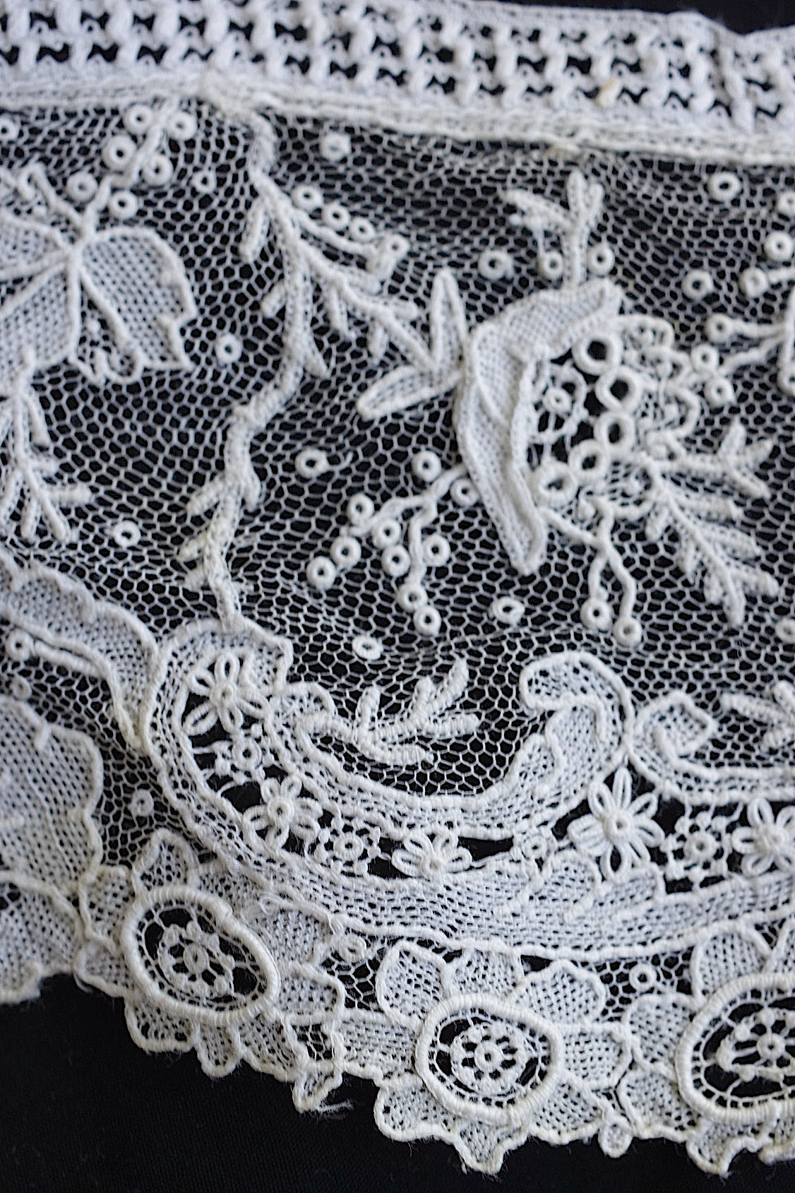 アンティークレースブリュクセルニードル　par 1m　dentelle ancienne