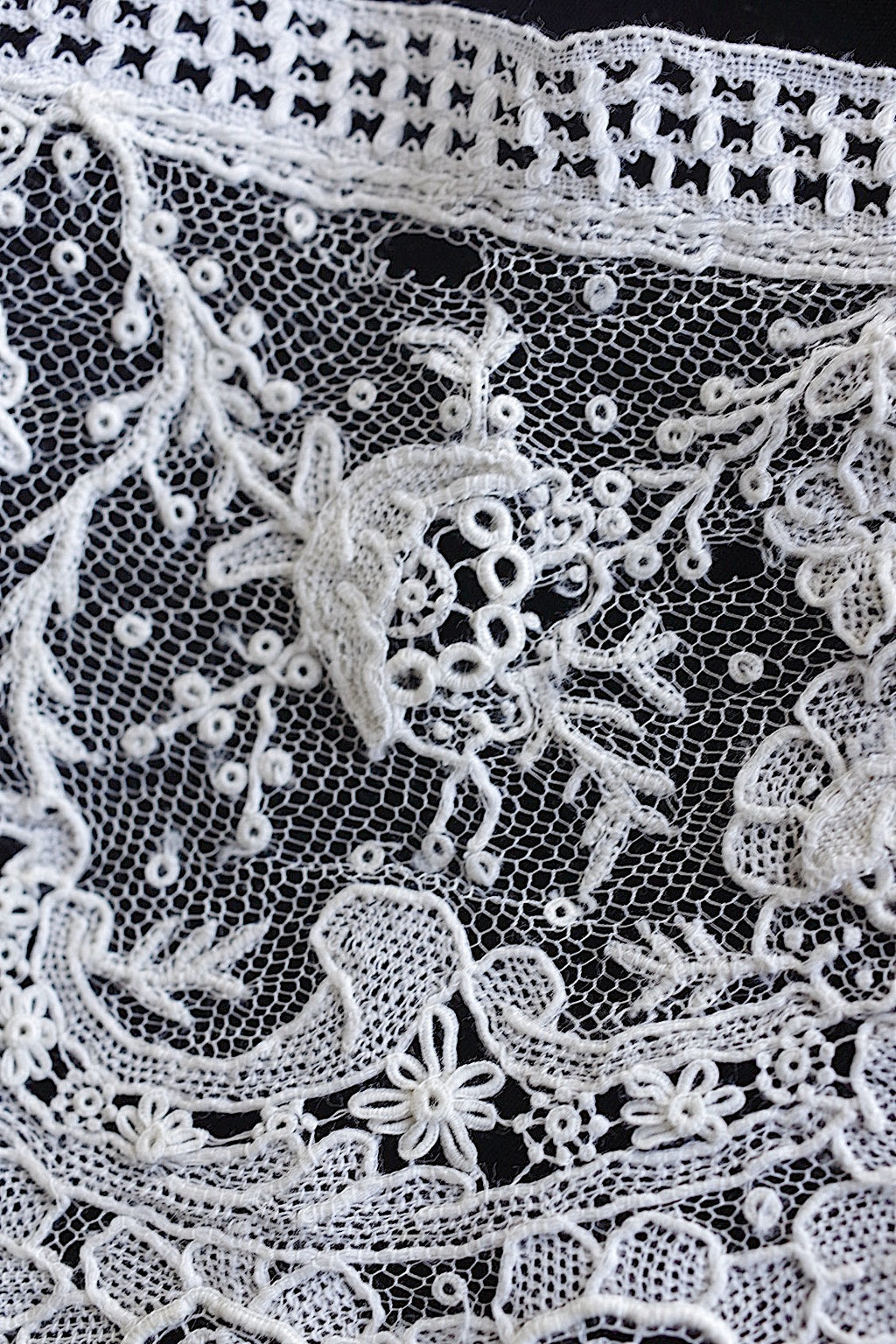 アンティークレースブリュクセルニードル　par 1m　dentelle ancienne