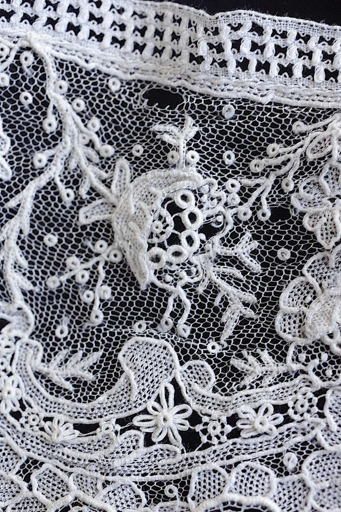 アンティークレースブリュクセルニードル　par 1m　dentelle ancienne