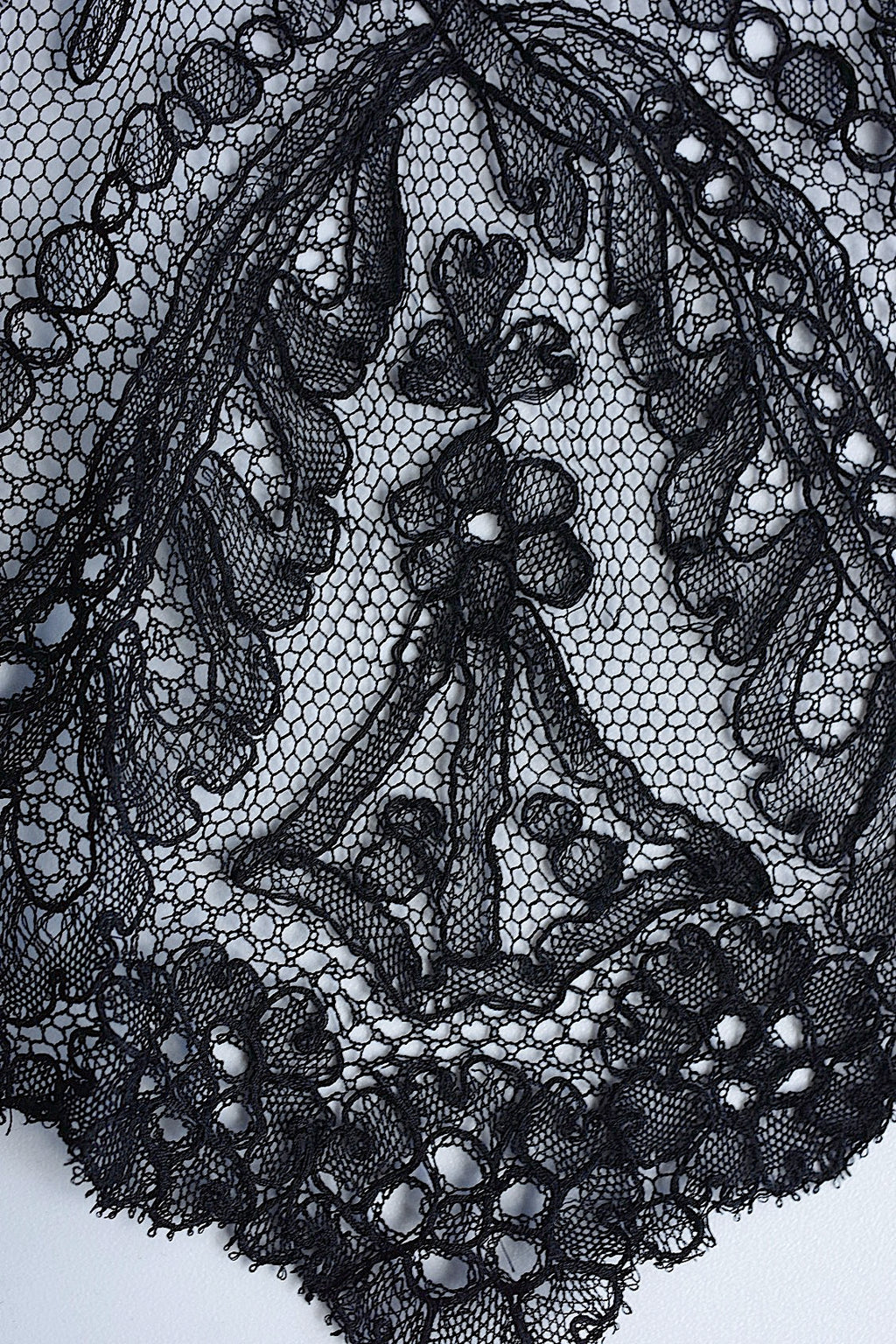 アンティークシャンティイレース　dentelle ancienne 　300cmくろ