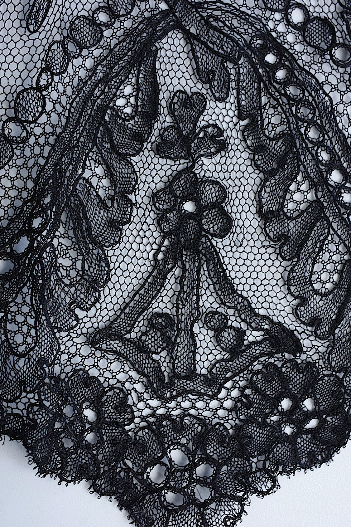 アンティークシャンティイレース　dentelle ancienne 　300cmくろ
