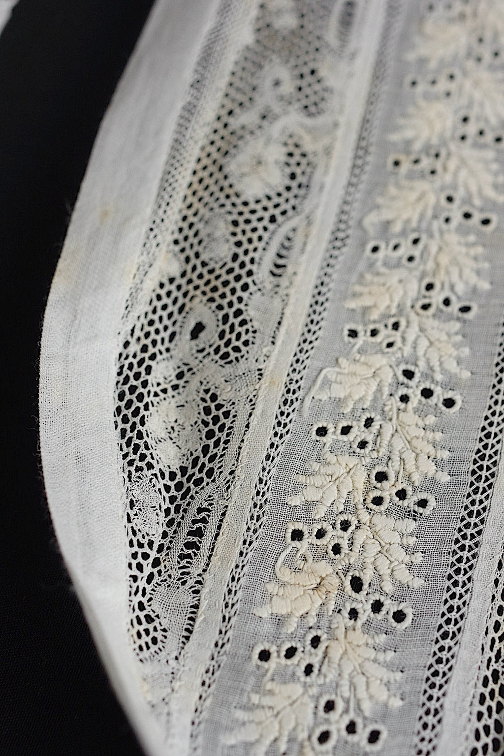 アンティークレーク　dentelle anciennne 　ボネ装飾レース1