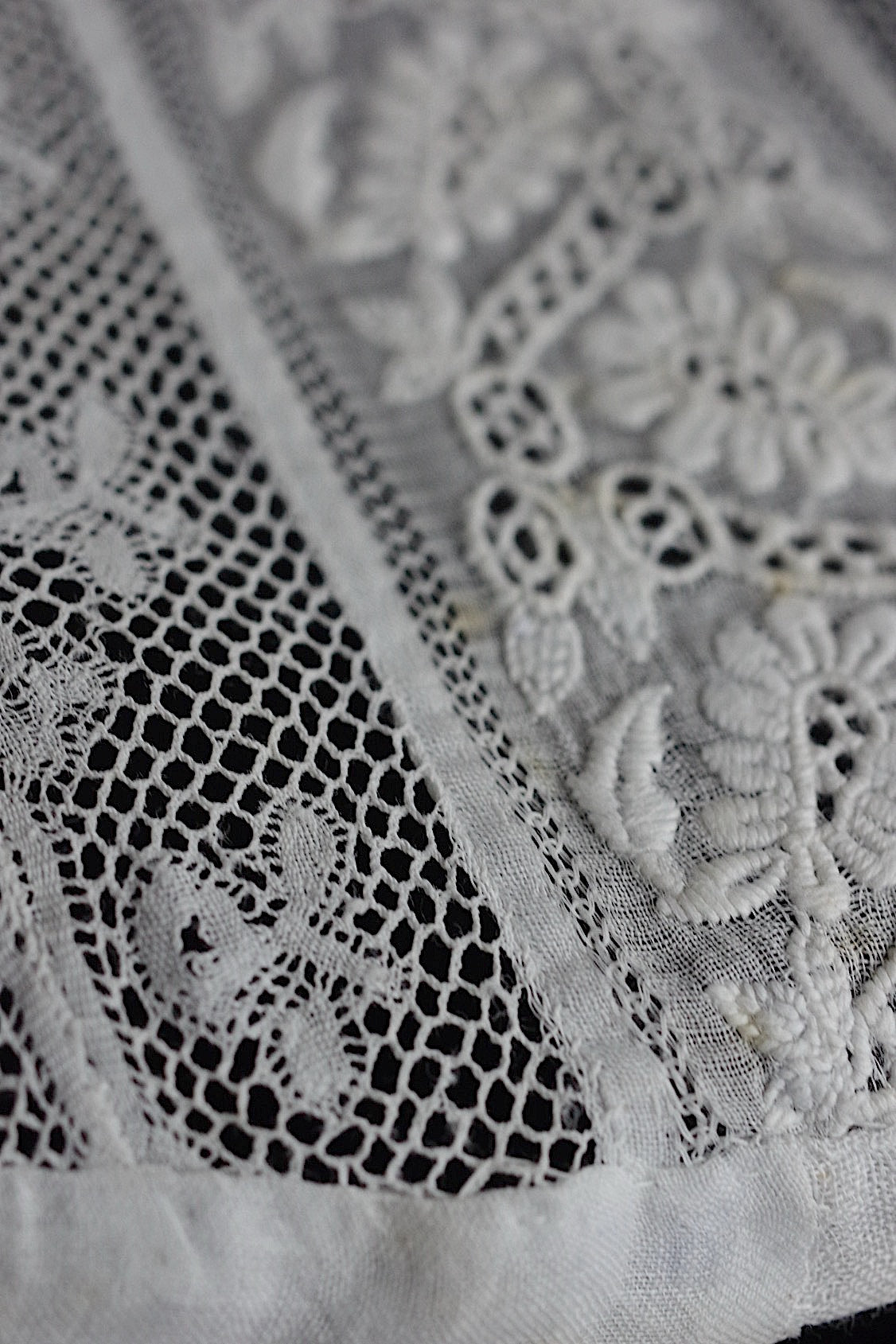 アンティークレーク　dentelle anciennne 　ボネ装飾レース2