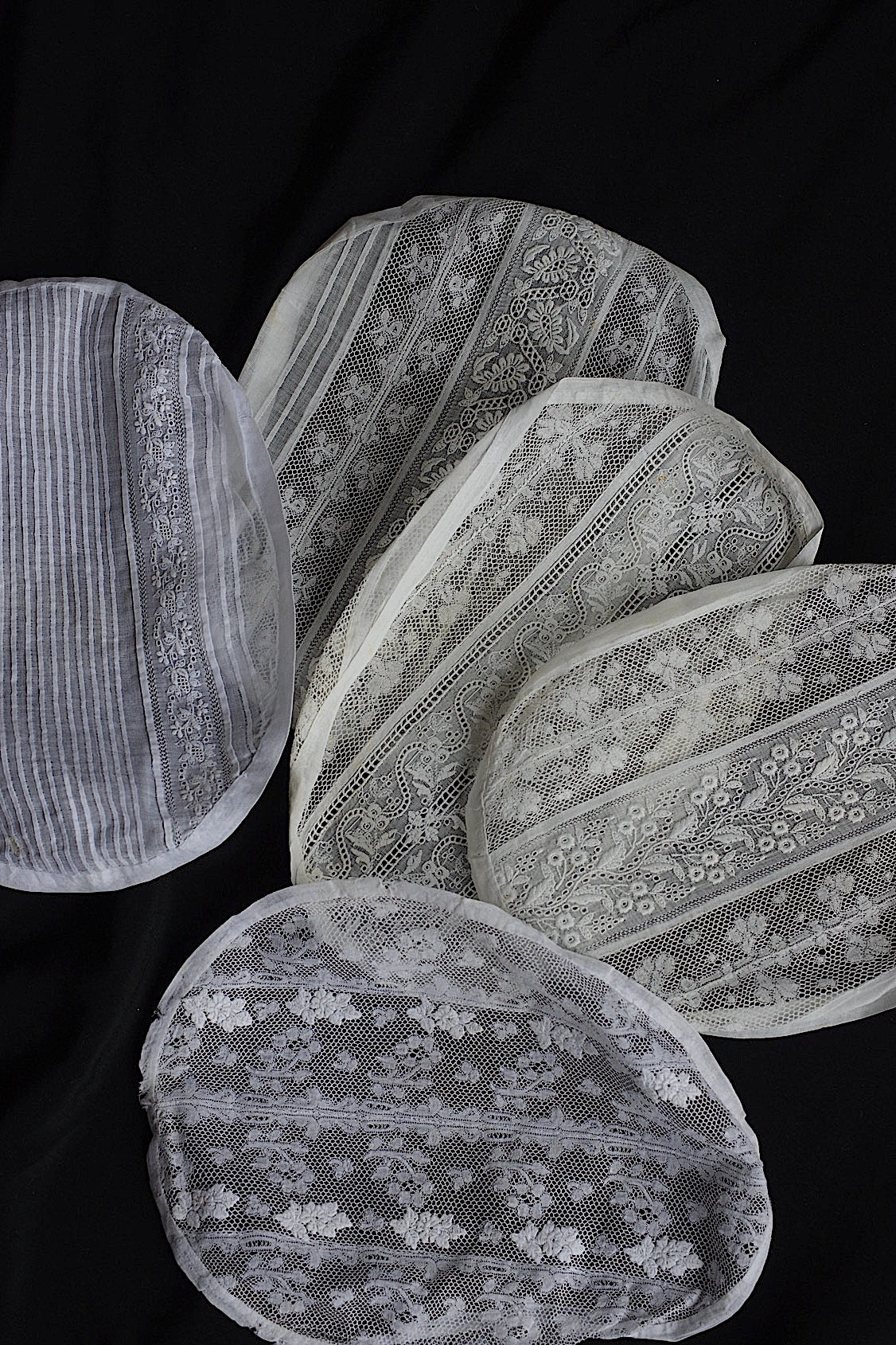 アンティークレーク　dentelle anciennne 　ボネ装飾レース2
