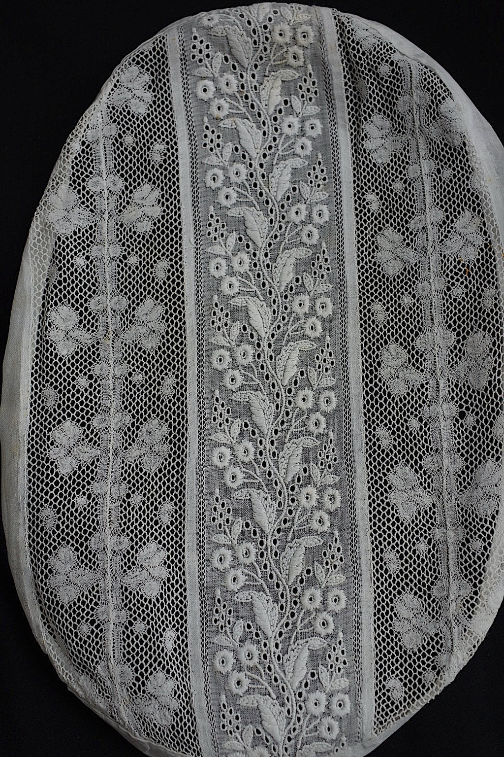 アンティークレーク　dentelle anciennne 　ボネ装飾レース2